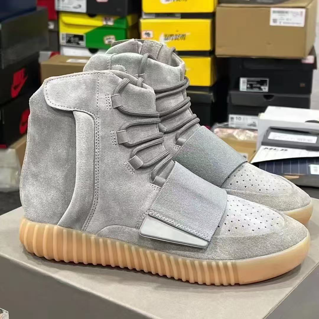 TOP boot 750 Light Brown Designer luxury Boots Shoes Men Boots Basketball Shoes Unisex High-Top Running Trainers with Glow-in-the-Dark Rubber Sole s