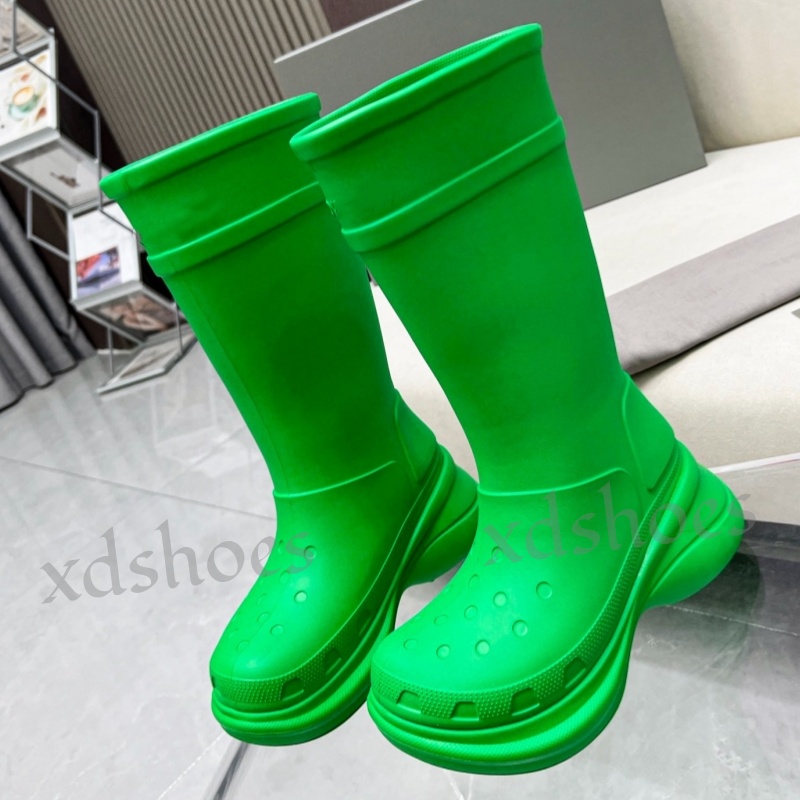 2026 Women Designer Boot Boots Rain Rubber Winter Rain boots Platform Ankle Slip-On Half Pink Black Green Focalistic Outdoor Luxury