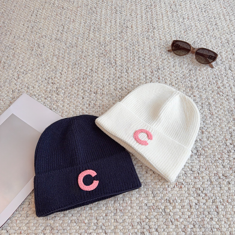 Designer Beanie Hat Women Knitting Cap Mens Beanie Knitted Hat Caps Circle Decoration Cap Windproof Warm Simple Versatile Knitted Hat Casual Winter