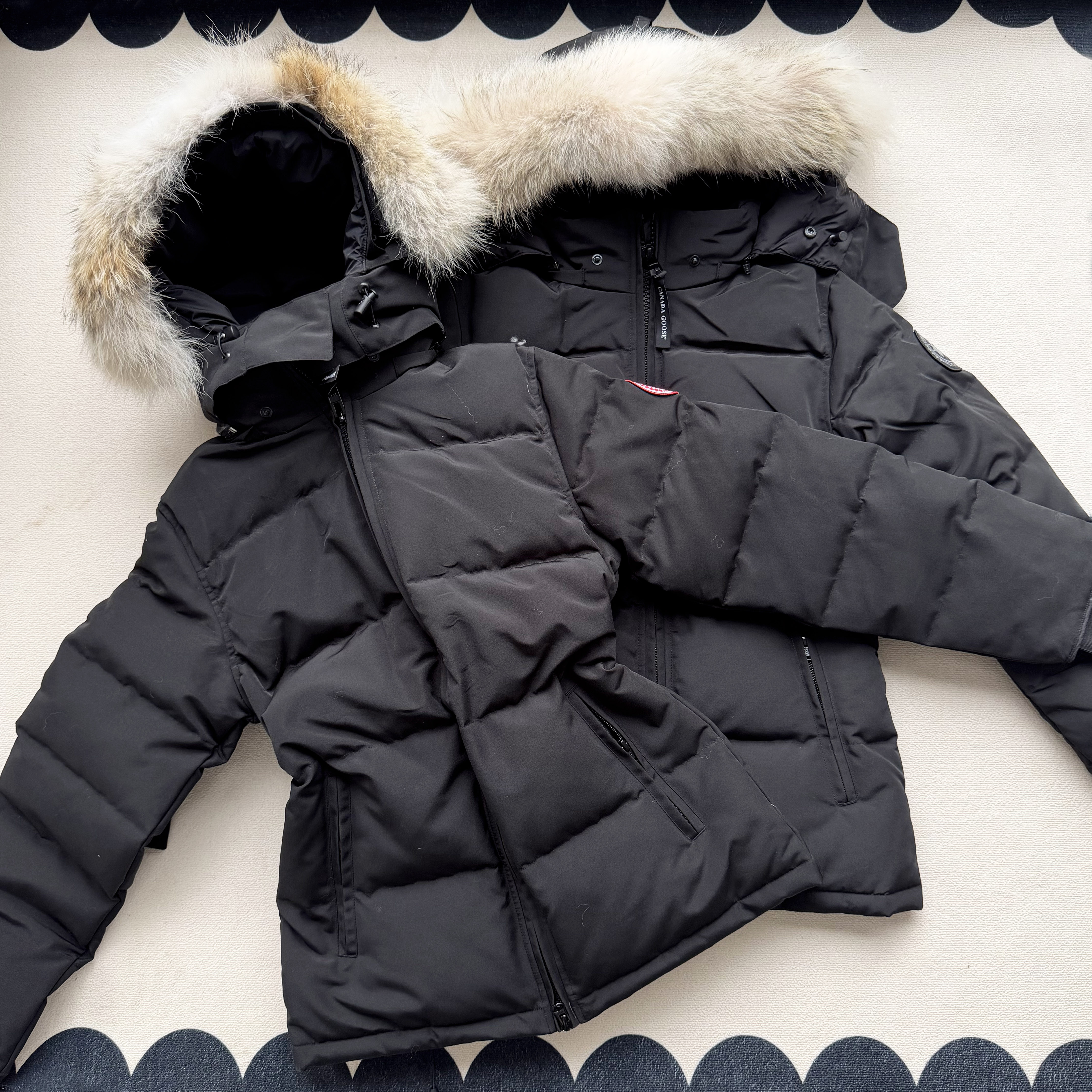 Women Tailored Hip Length Hooded Down Parka Puffer Jacket Thick Warm Coats Clean Line Windproof Urban Winter jackets Christmas Coats with Adjustable
