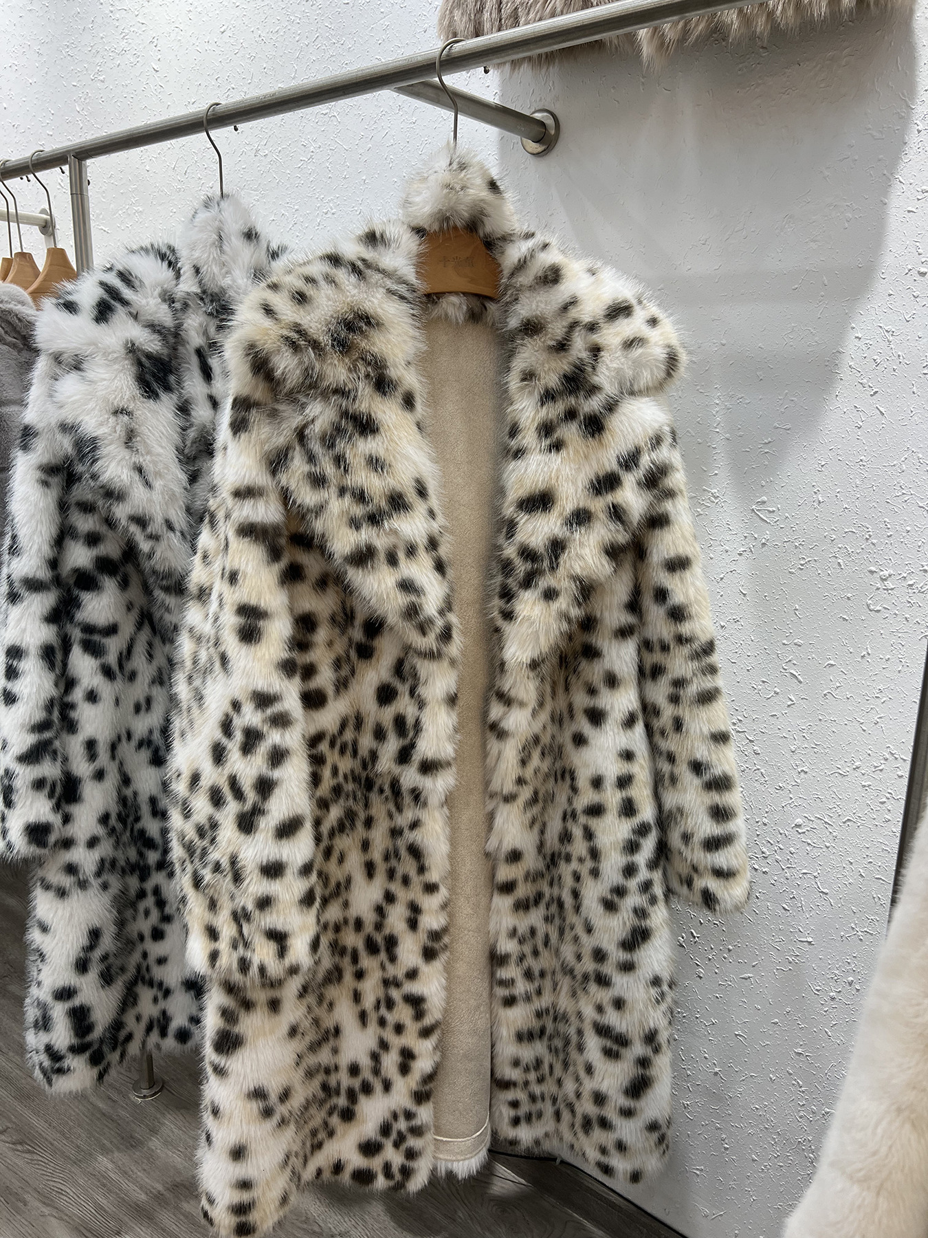 New DesignHaining Winter Leopard Print Coat For Women, Mink Fur Elegant Long Furry Coat, Casual Plush Women 's Clothing