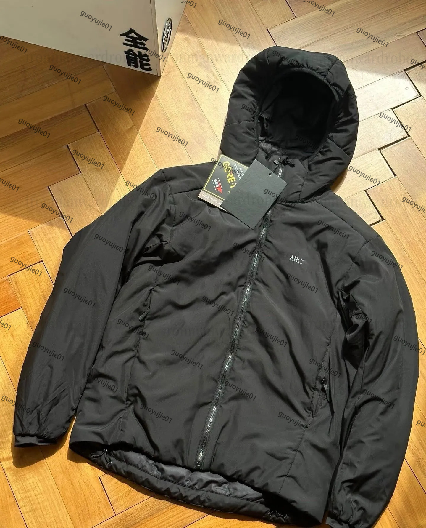 Arcterxies Jacket Mens Atom Winter Coats Insulated Hoodie Jacket Outdoor Warm Windproof Casual Lightweight Puffer Jacket for Men 2026 FW 0be