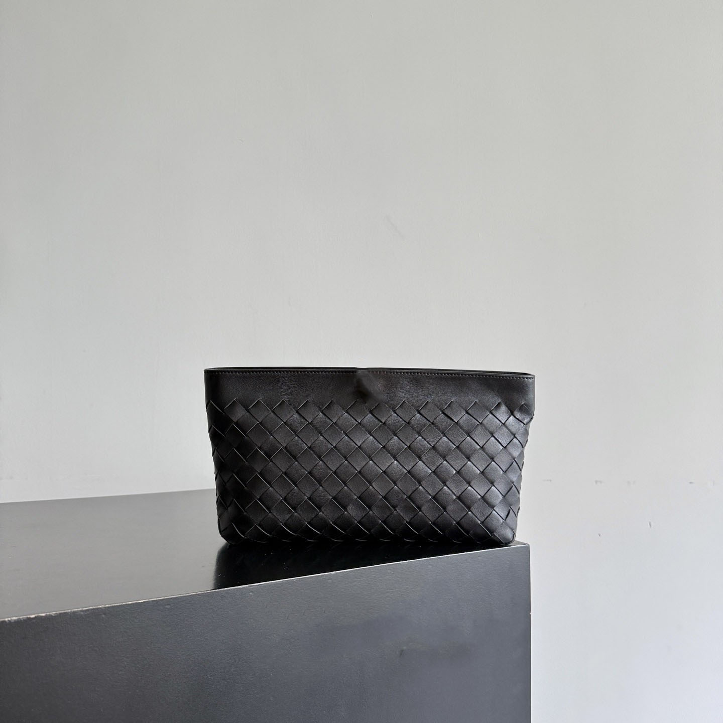 10A High-Quality Luxury Designer Woven Twist-Lock Clutch, Women's Long Evening Bag, Stylish and Elegant Handbag for Storage