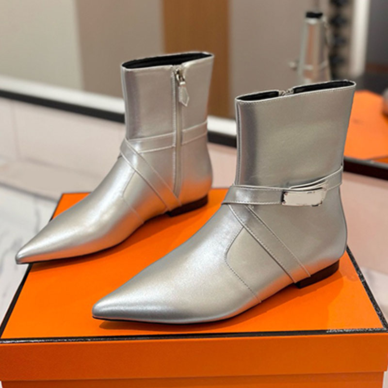 Botines Nice 40 para mujer en Gris Argente Diseñador Hebilla de metal Punta puntiaguda Piel de becerro Botines planos Botines de moda de lujo urbano
