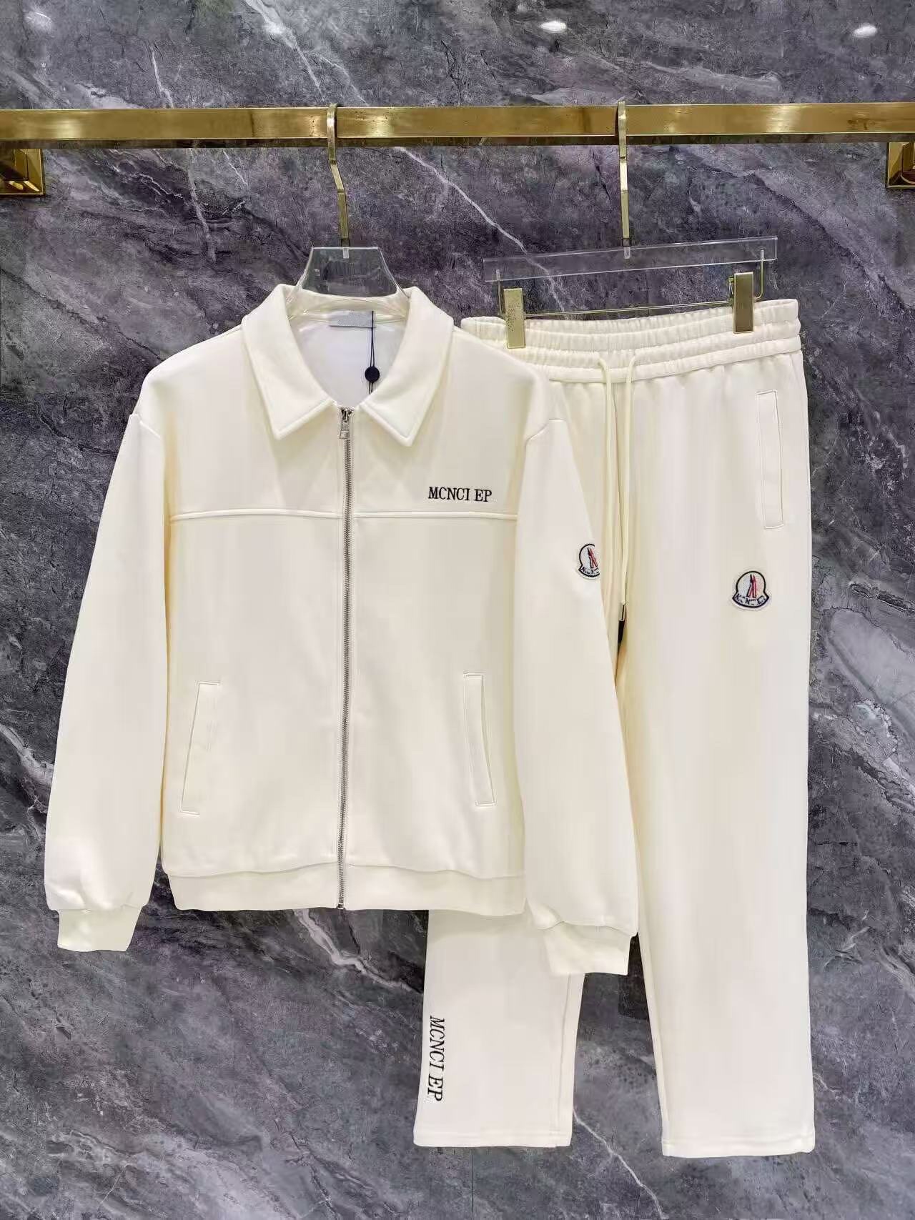 Mens Tracksuits Mens Designer Tracksuits Suit Letters Print High Street Loose Woman Sweatsuit and Sweatpants Sets Casual Sports Pants Jogger