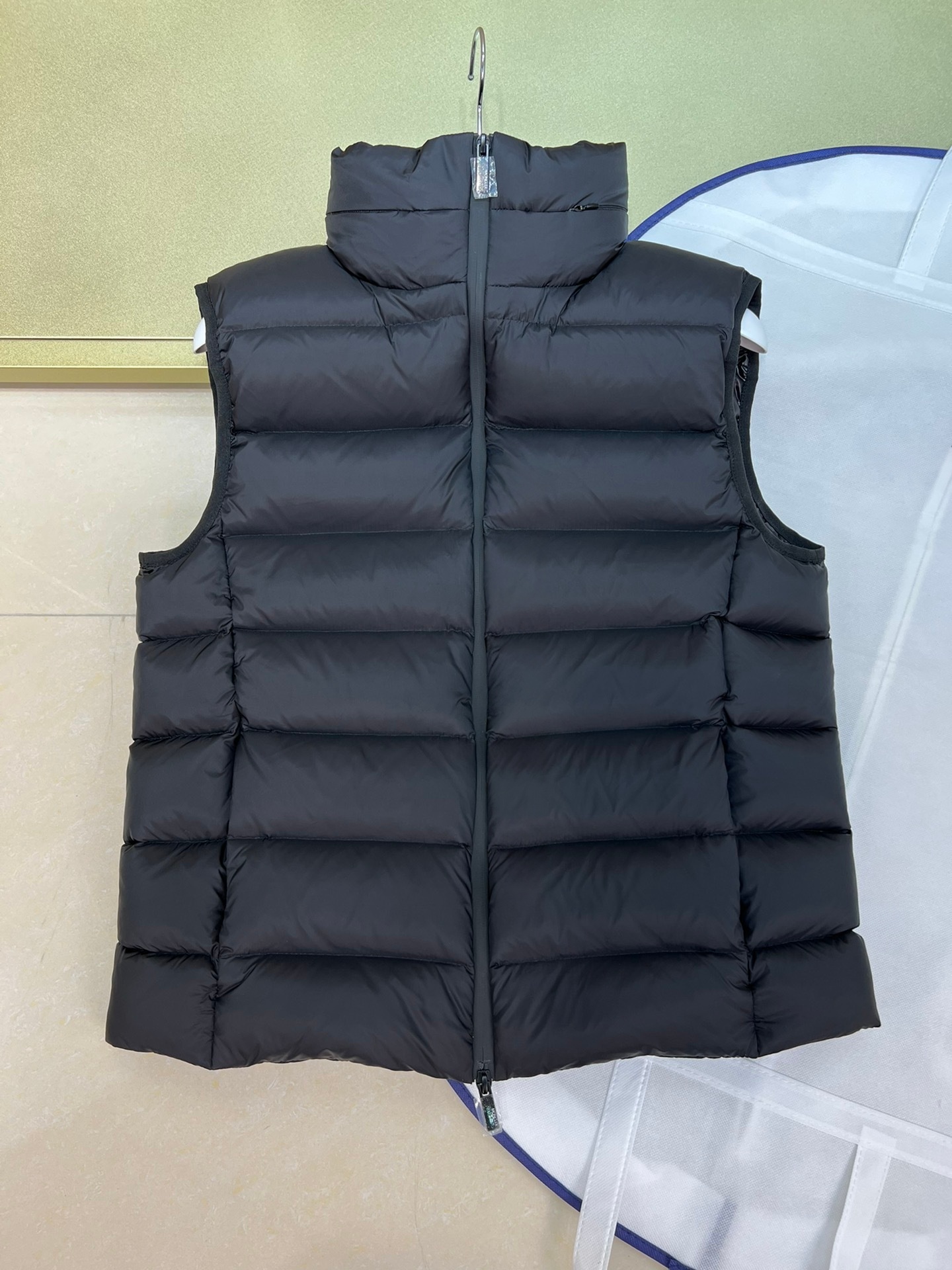 New Style Multiple options Lightweight Mens Down Vest Stand Collar men gilet Chest NFC Badge men down jackets Autumn Winter gilets mens puffer ja