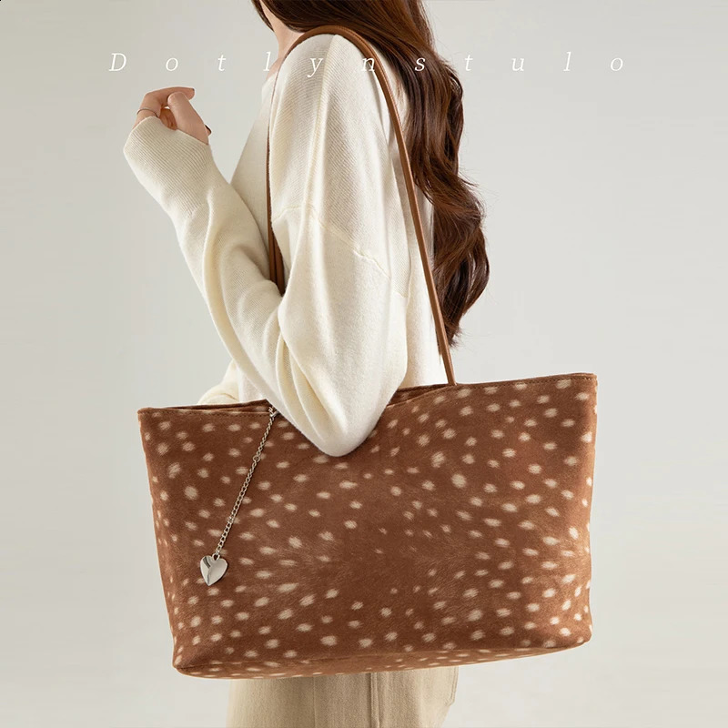 Retro Fashion Deer Print Tote Bag Korean Minimalist Versatile Suede Shoulder Bag Winter Large Capacity Underarm Bags 260904