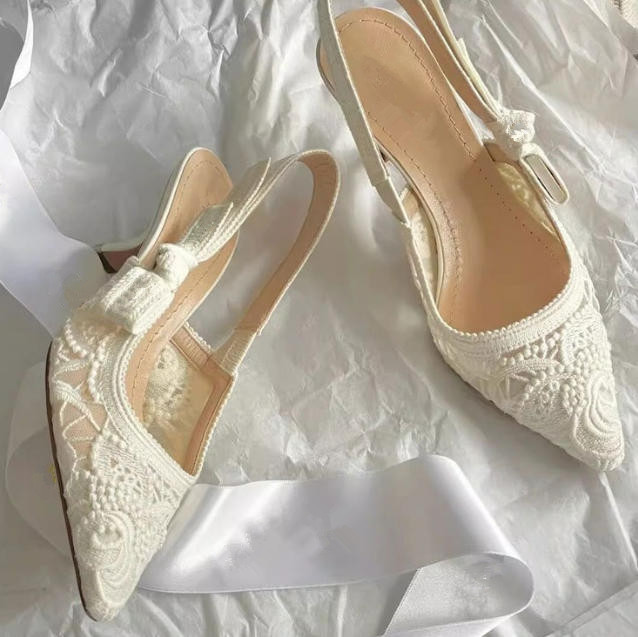 Designer women's high-heeled sandals Kitten Heels sandals lace Bowtie ribbon Female falt shoes Sexy banquet wedding white black Red gold pink H