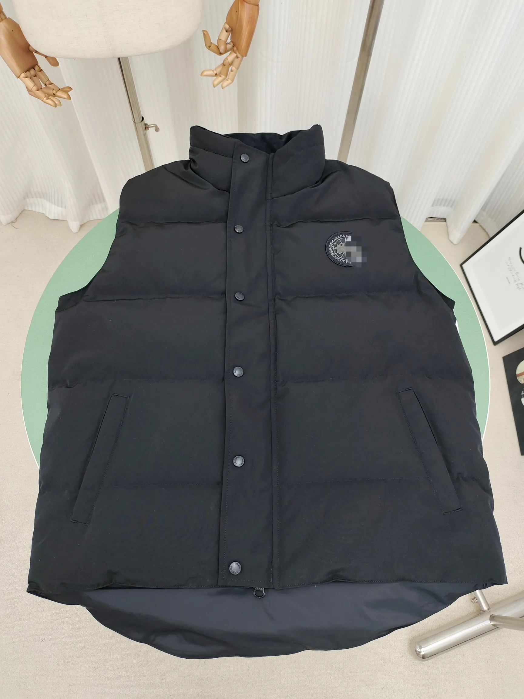Gilet d'hiver unisexe doudoune style épais col de fourrure chaude capuche amovible concepteur de haute qualité coupe ajustée tissu résistant à l'