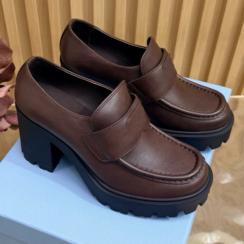 Brushed Leather Loafers Designer Womens Retro Casual Shoes Apron With Stitched Band Leather Lining Monoblock Rubber Sole 55mm Elegant High Heels Mul