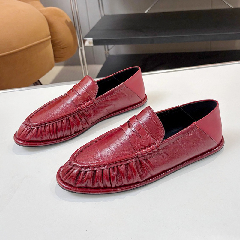 Lao Qian Feng women's Le Fu shoes women's high-end casual flat bottom two on one shoes embossed cowhide upper wrinkled business commuting