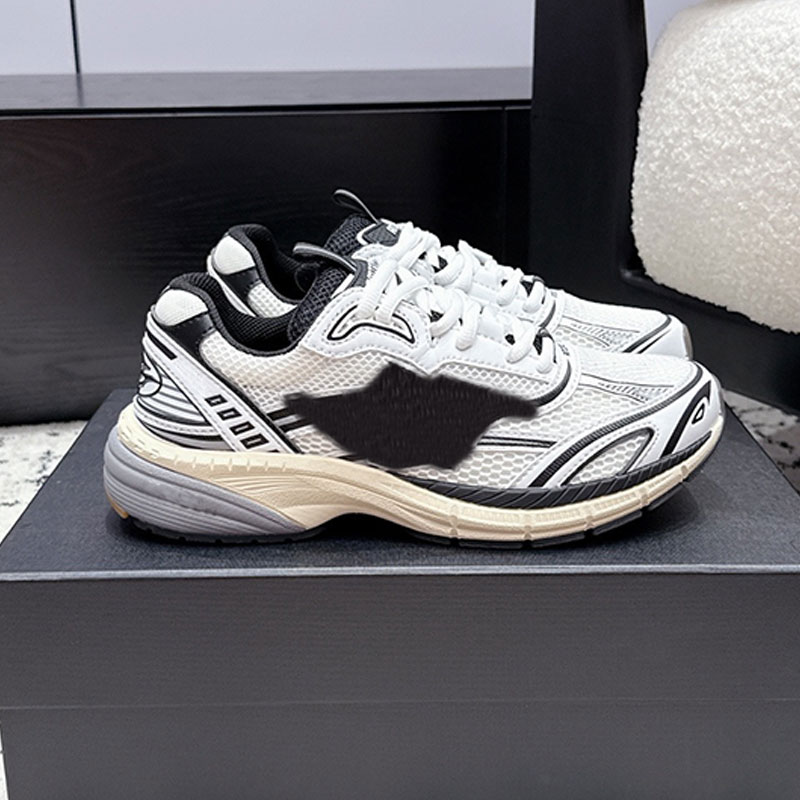 M tech Unisex Sports Shoes Retro Mens Basketball Shoes Womens Casual Shoes M tech Rubber Sole With Mesh Leather Upper Shoe Side Classic Logo Design