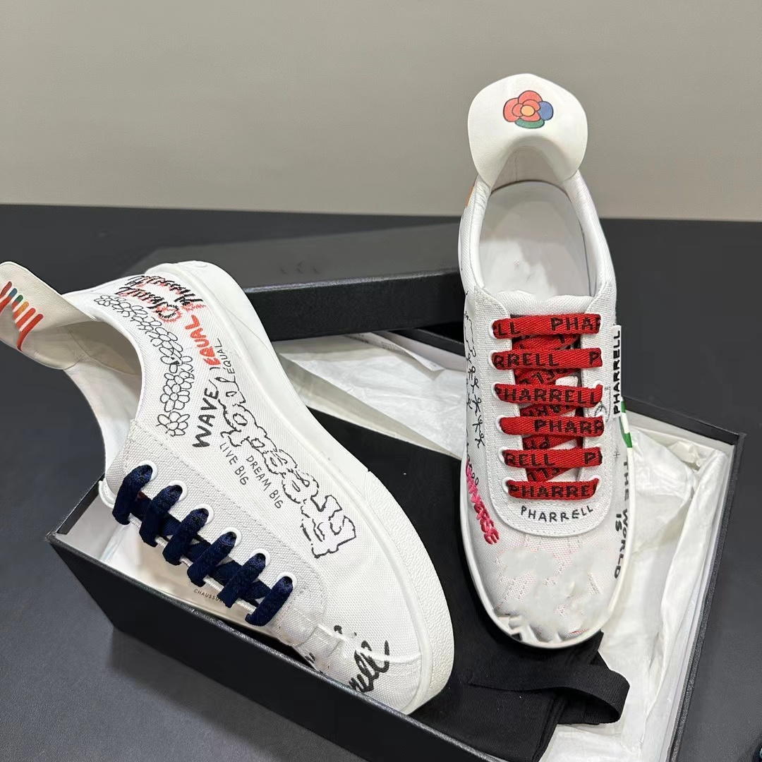2026 chaussures de toile Chaussures de sport pour femmes Alphabet Print Baskets brodées Baskets en maille à lacets en maille pour hommes Taille 3