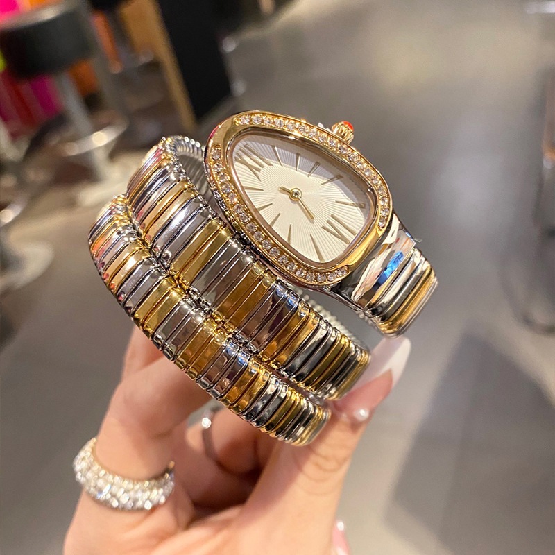 New retro diamond-studded fashionable multi-purpose quartz women's bracelet watch classic style designer model luxurious quartz movement