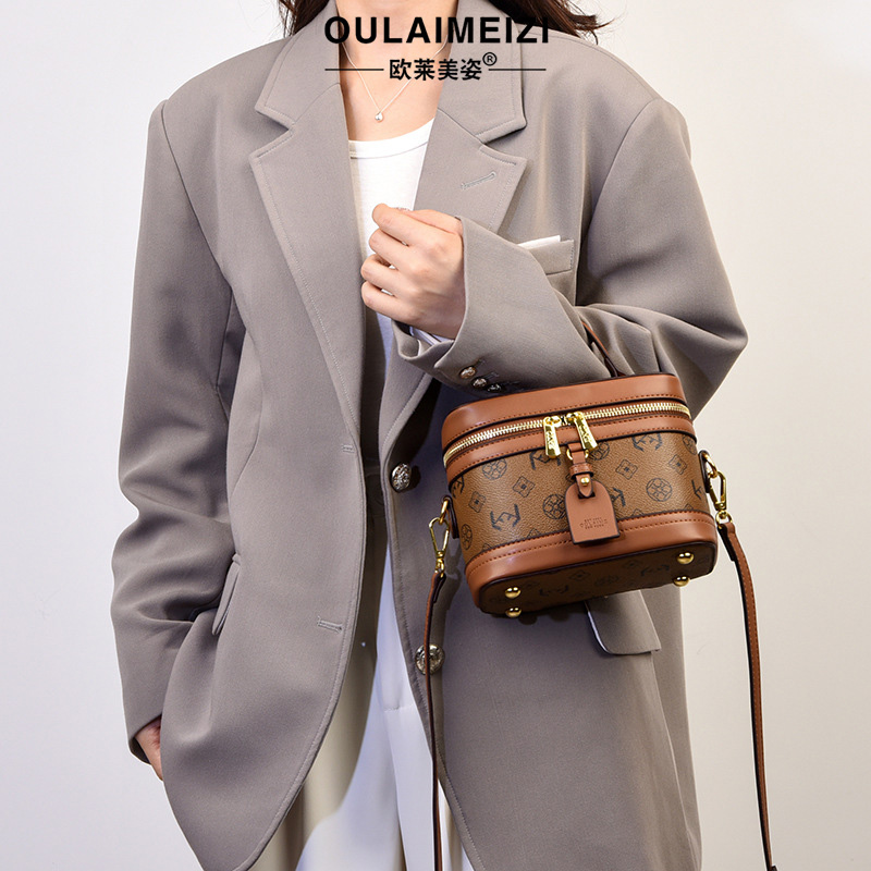 OULAIMEIZI 2026 New Luxury Fashion Retro Designer Box Bag Classic Trendy Printed Casual Shoulder Bag for Women