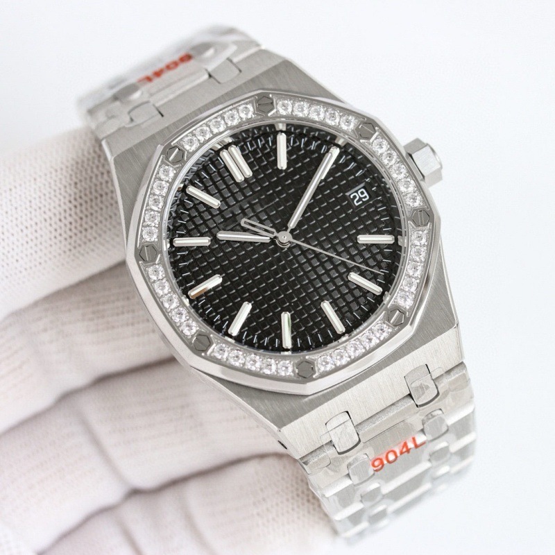 Men's fully automatic mechanical watch with stainless steel strap featuring octagonal diamond bezel. Wholesale of high-quality diamond men'