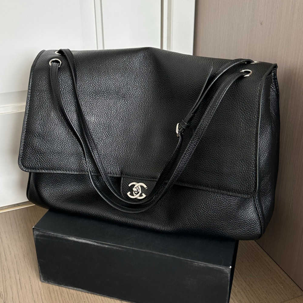 CF Flap Women Designer Maxi Shopping Large capacity flip bag sizes 32CM 38 CM Grain Vintage Handbags Cowhide Leather Tote Bag