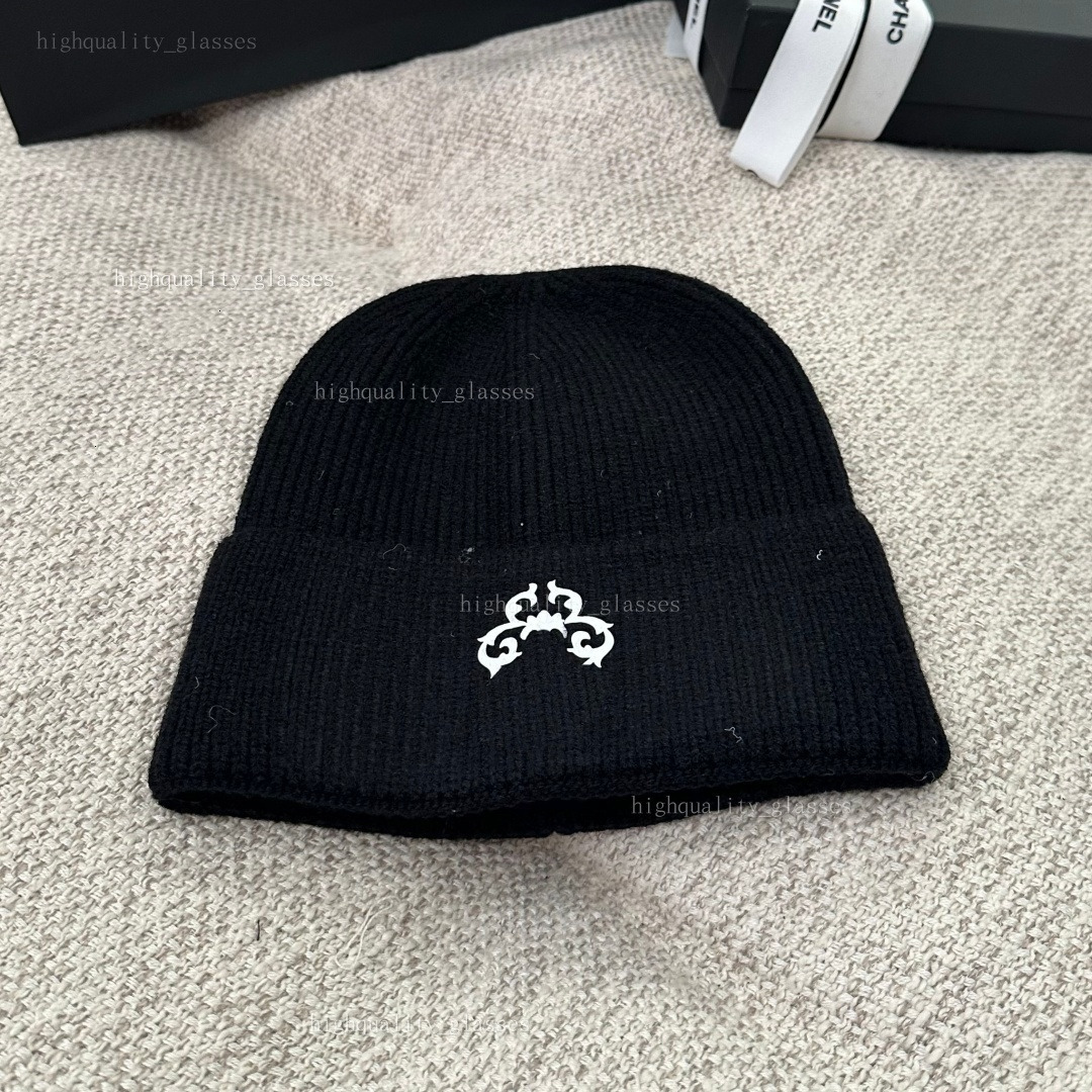 Simple Men's beanhat Designer Hat New Winter Hat Luxury Designer Beanhat Men's Knitted hat Classic Letters Solid Color wool hat Women'