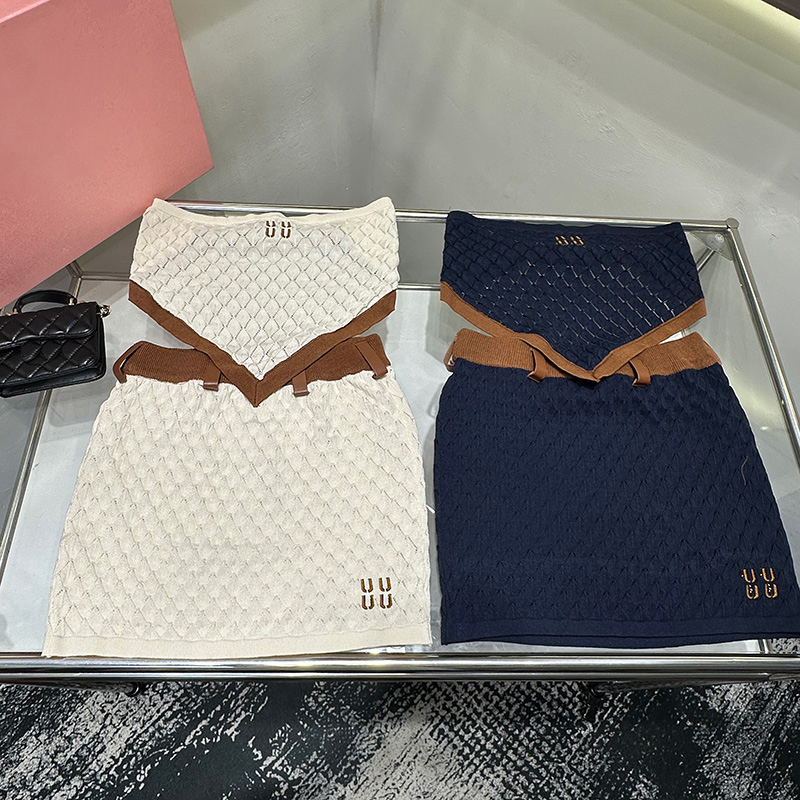 Sexy Crop Tops High Waist Knitted Skirt Outfit For Women Designer Embroidered Strapless Vest Mini Skirt 2 Piece Set Spring Autumn Elegant Versatile