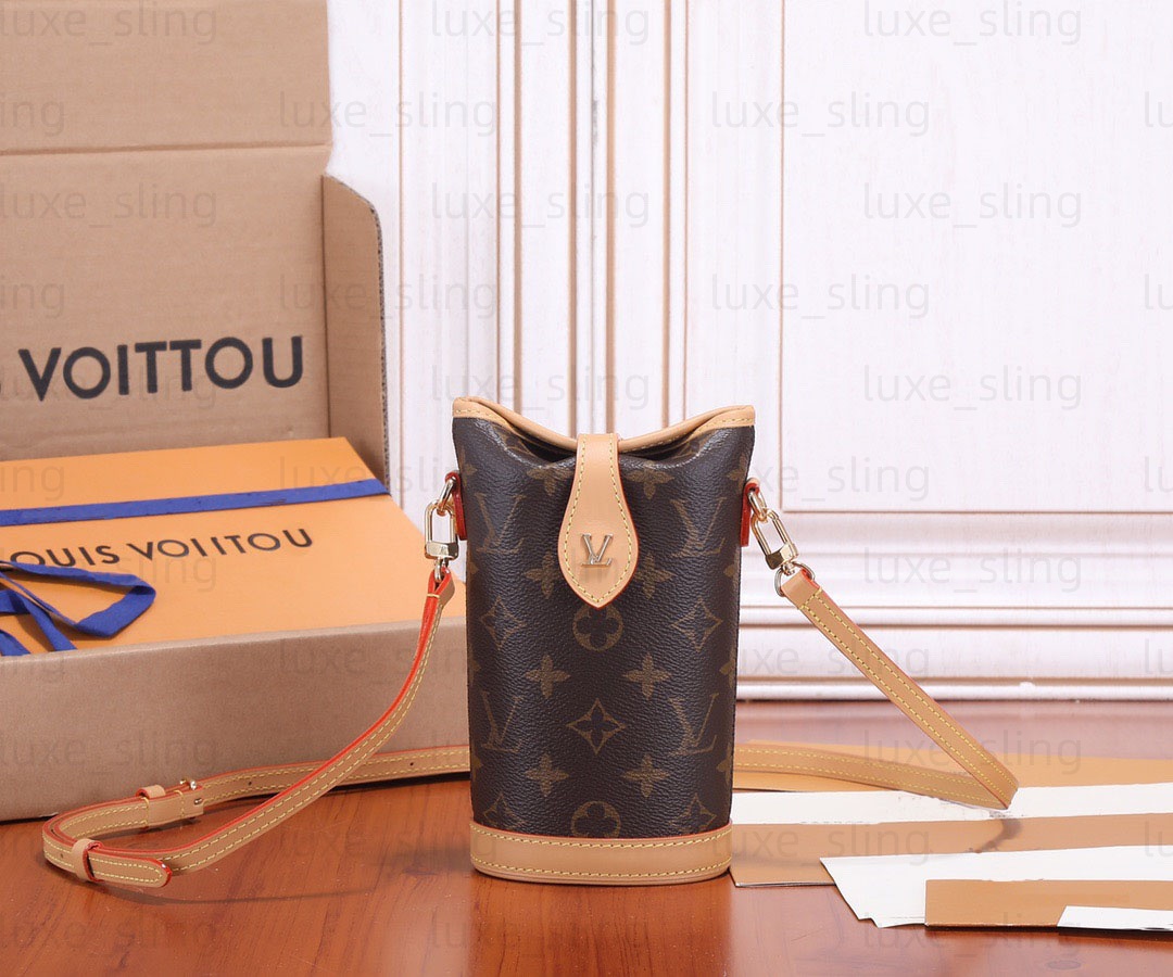 M80874 FOLD ME POUCH Designer Bags 2026 Trends shoulder bag leather monogram designer bag Exquisite Mobile phone bucket bag vintage evening crossbod