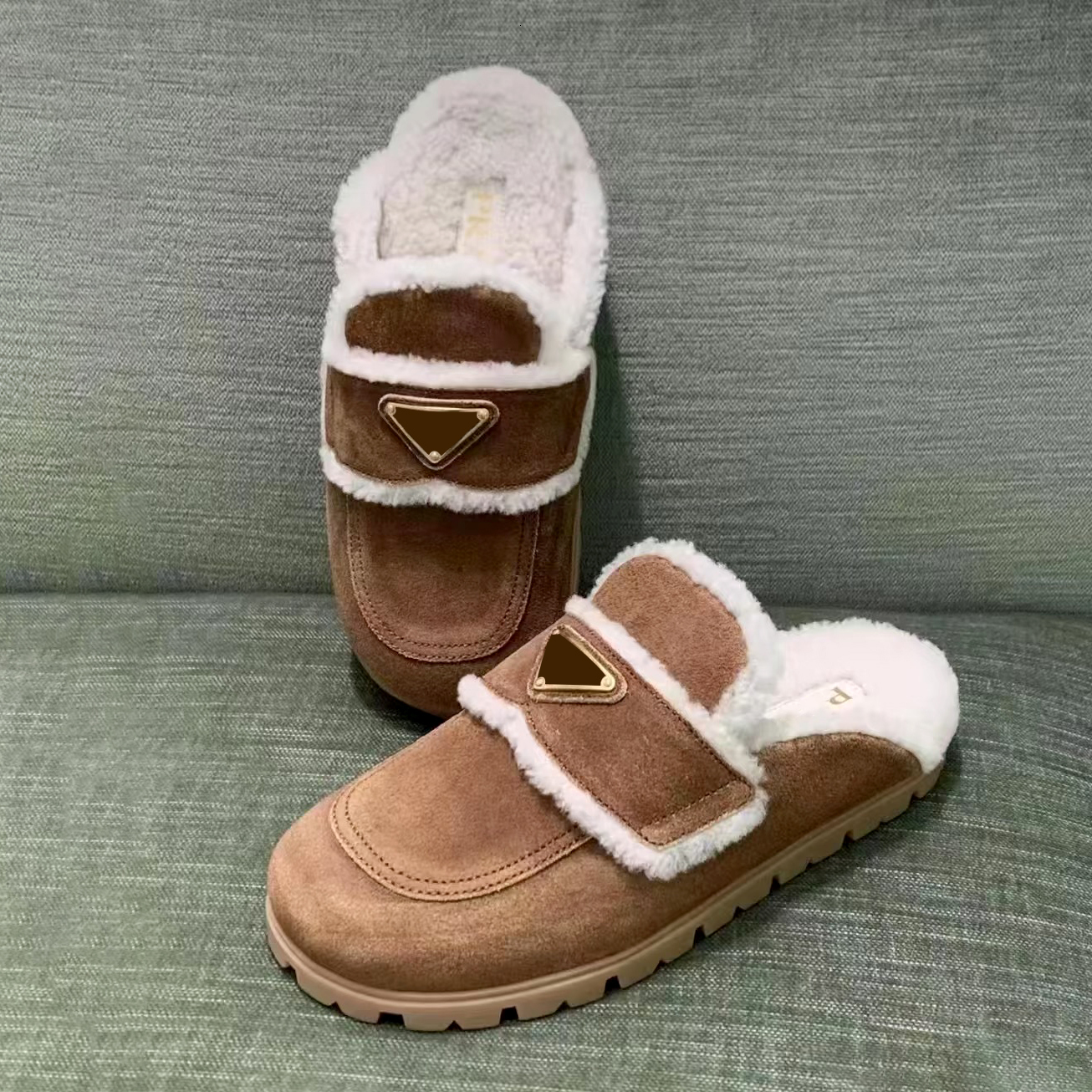 Women sandal Teddy Furry slippers Fashion luxury Designer Mule warm tazz Slip On Metal sheet Wool slide platform Triangle brown Fur Winter casual sh