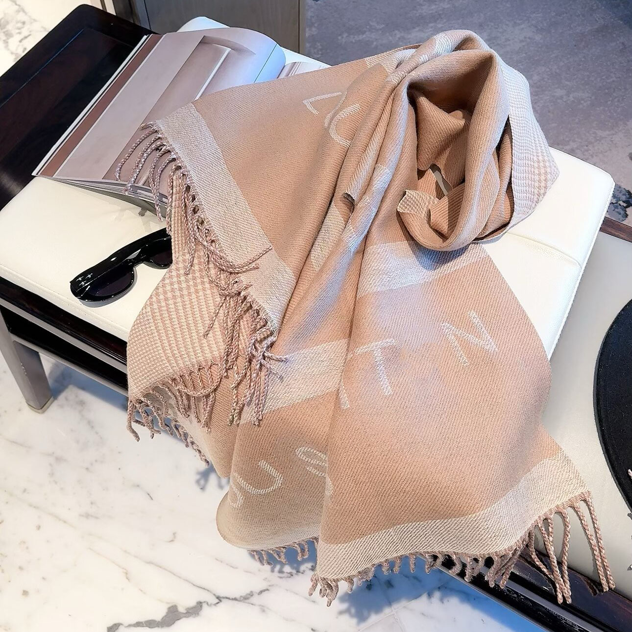 luxury designer scarf for women cashmere blend simple letter jacquard classic color scheme fashion soft and warm versatile everyday styling winter s