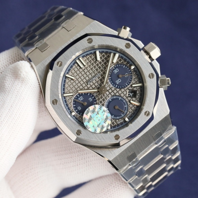 The automatic mechanical steel band business men's wristwatch is a popular and high-quality stainless steel men's wristwatch crafted by a