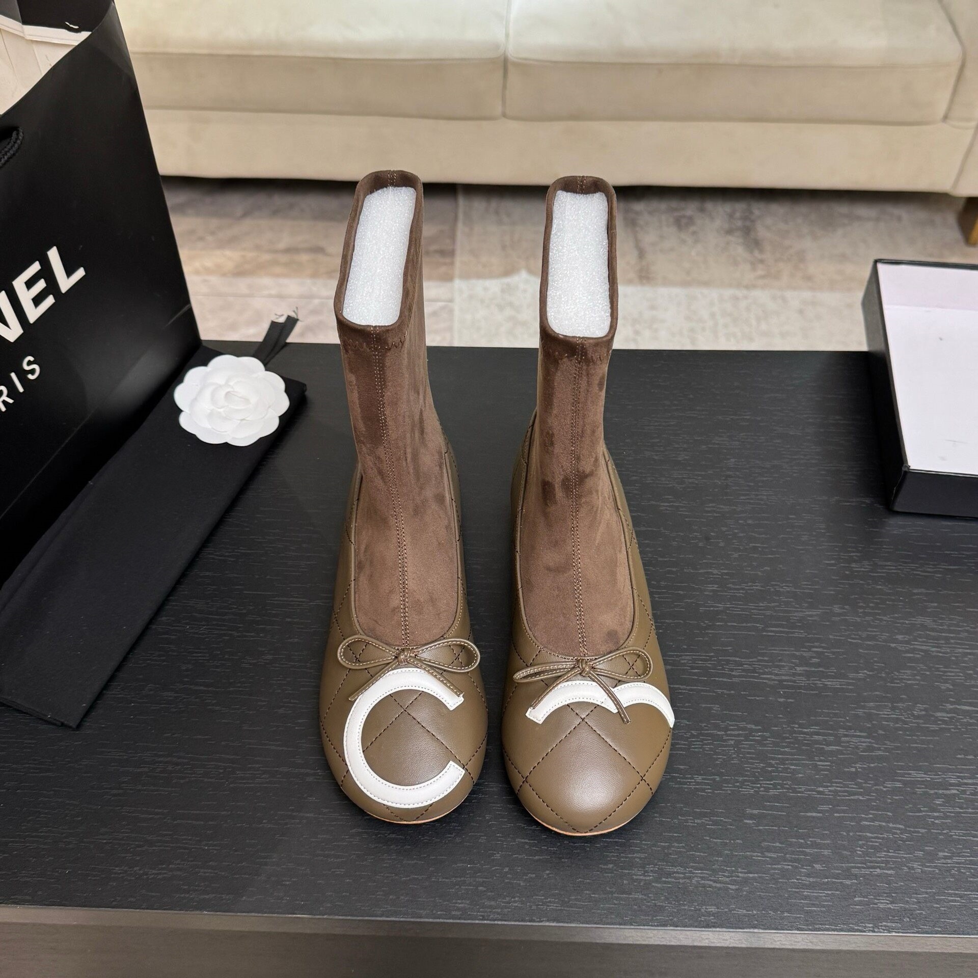 Luxury Shoe Womens Designer Boot Ballerina Ballet Flat Low Heel Bow Fabric Round Toe Dress Office Professional Indoor Fashion Stylish Modern Winter