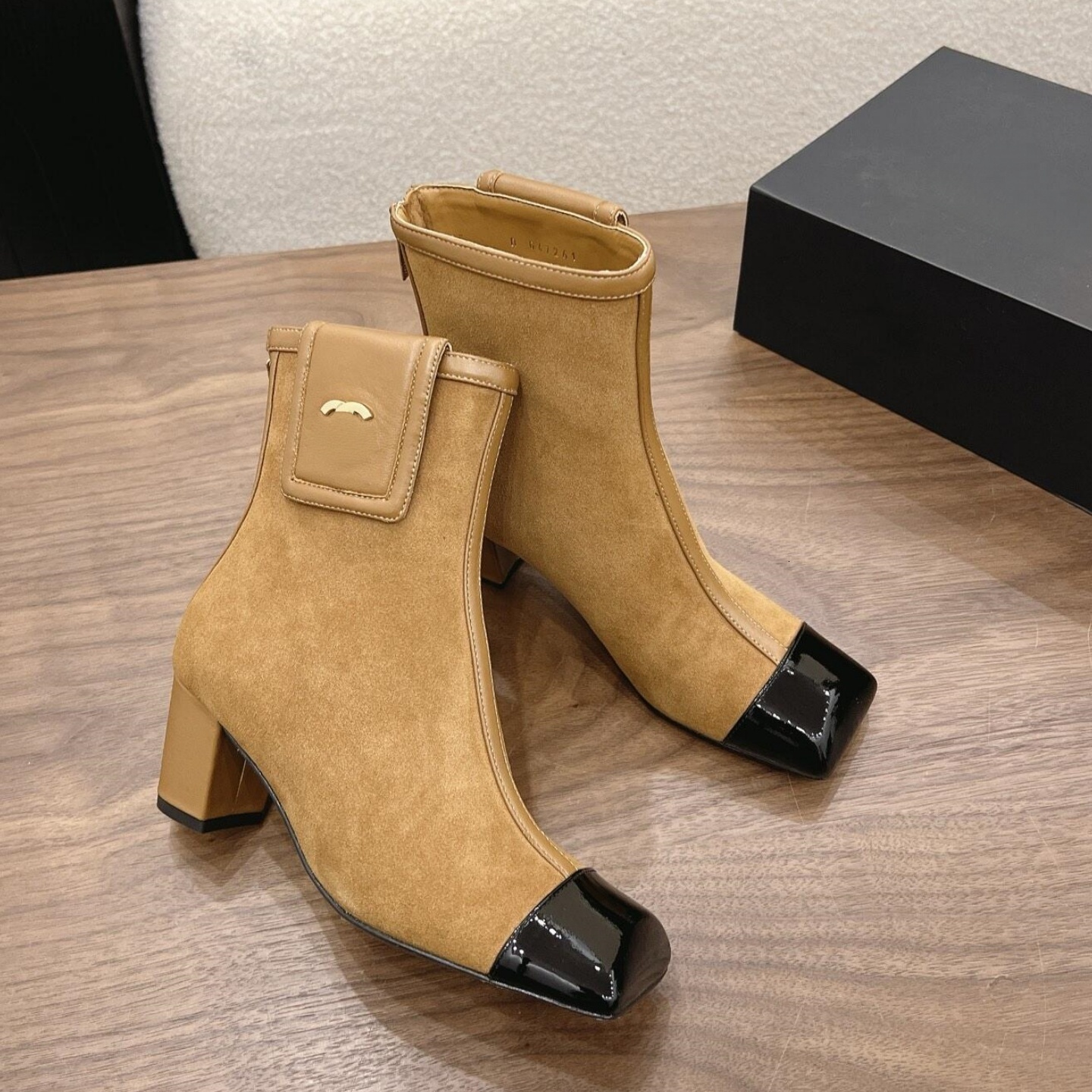 Womens Shoe Designer Boot Luxury Winter Suede Patent Cap Toe Block Heel Fashion Street Club Party Gold Yellow Stylish Girl Modern Dress Formal Casua