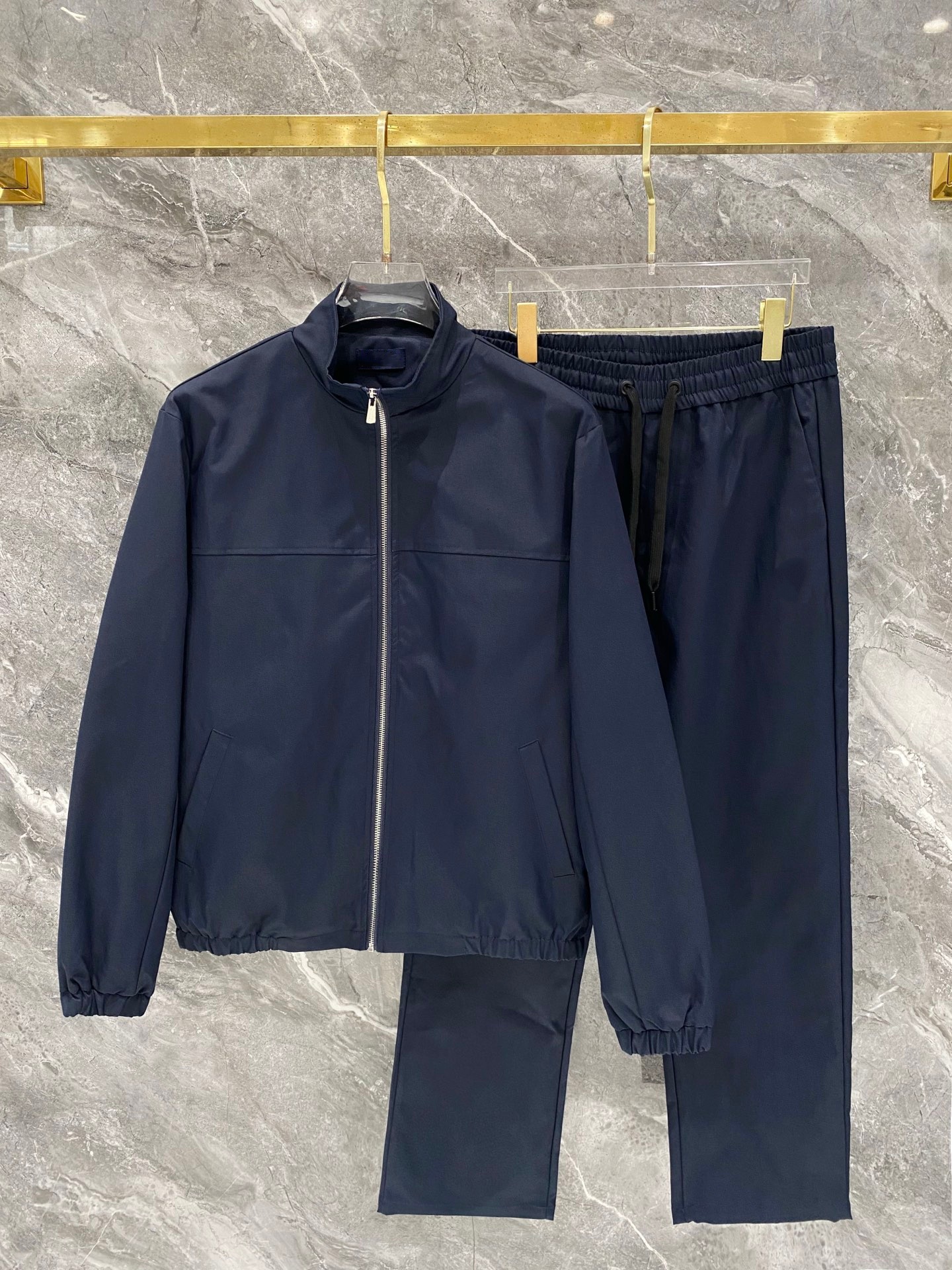 Ensemble à capuche américain décontracté à col rond, pantalon simple à cordon brodé, ensemble de vêtements de sport assortis pour couple