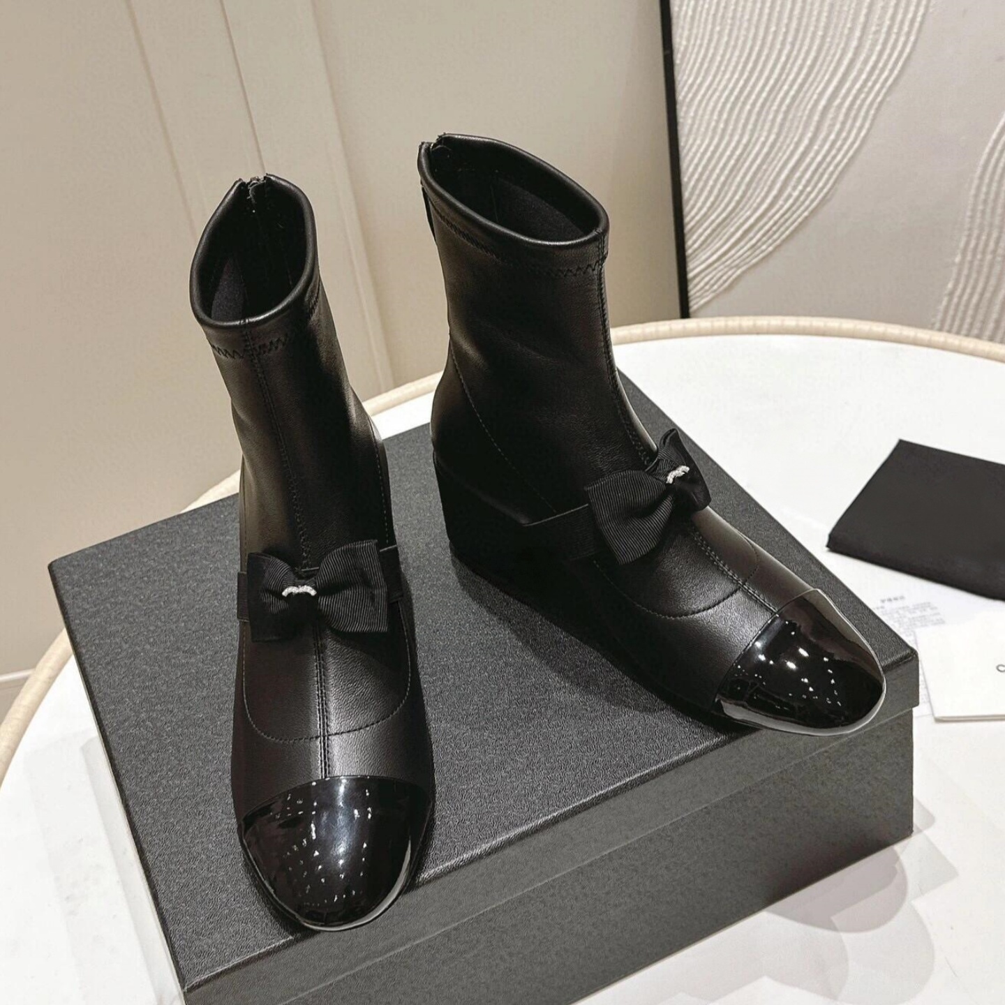 Boot Designer Luxury Shoe Lady Stiletto Heel White Black Cap Toe Metallic Chain Party Club Night Stylish Model New Boots Quality Modern Dress Street