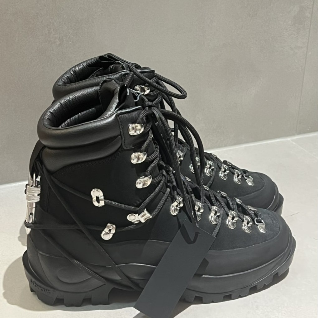 Designer Luxury Vintage High Top Hiking Motorcycle Boots Unisex Thick Soled Martin Boots Suede Genuine Leather Carabiner Rivet Decor Outdoor Winter