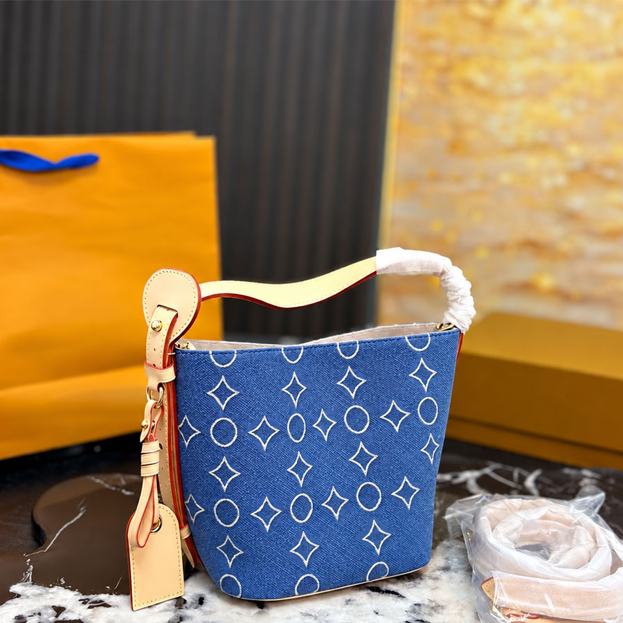 Sacs fourre-tout de créateurs Sac à main classique Fourre-tout de mode Lettre imprimée Motif essentiel pour la Saint-Valentin Sac en cuir Sac à b