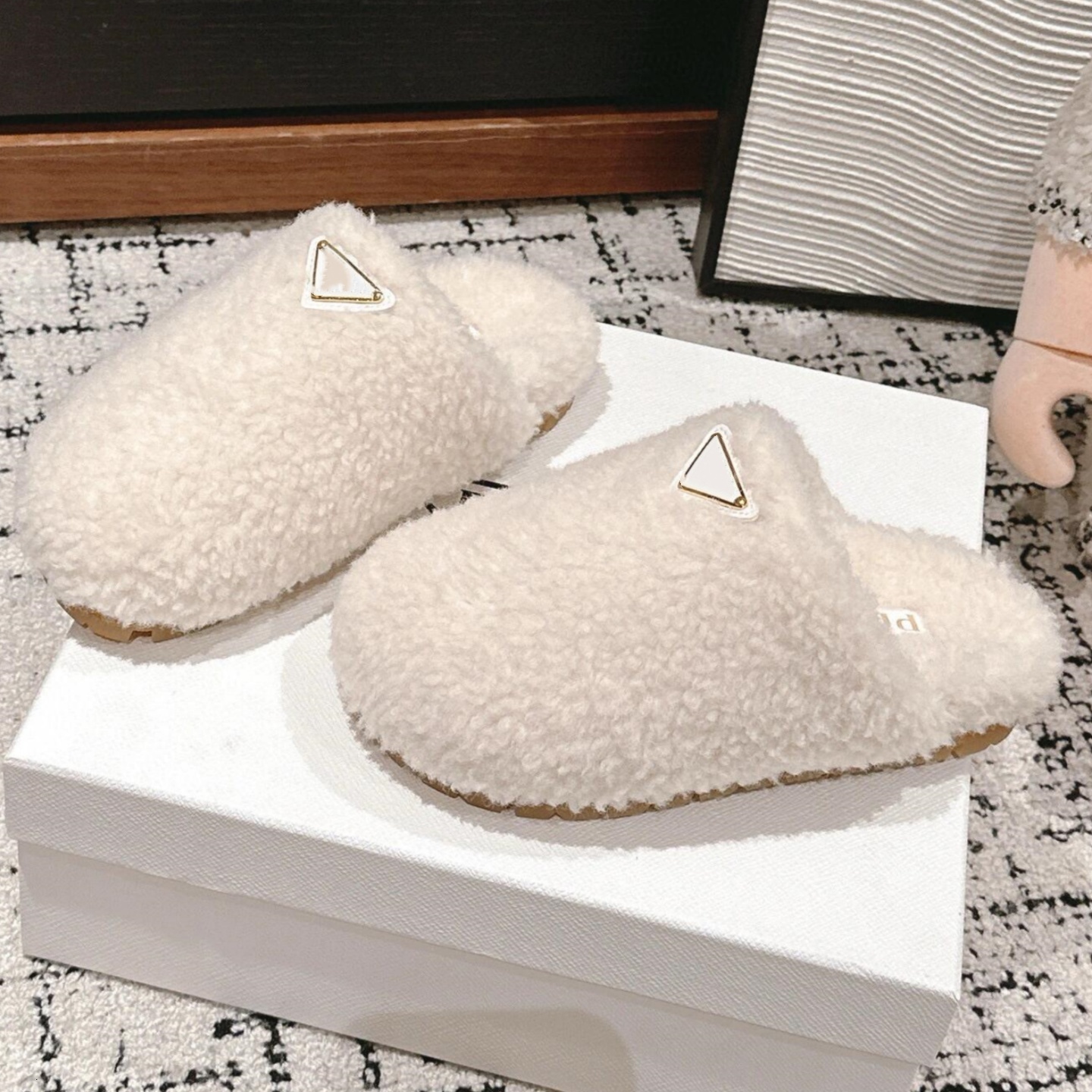Womens Shoe Designer Luxury Mule Clog Slipper snow boots Fur Boot Snowboot Platform Home House Cozy Fashion Outdoor Thick Stylish Sale Short Ankle M
