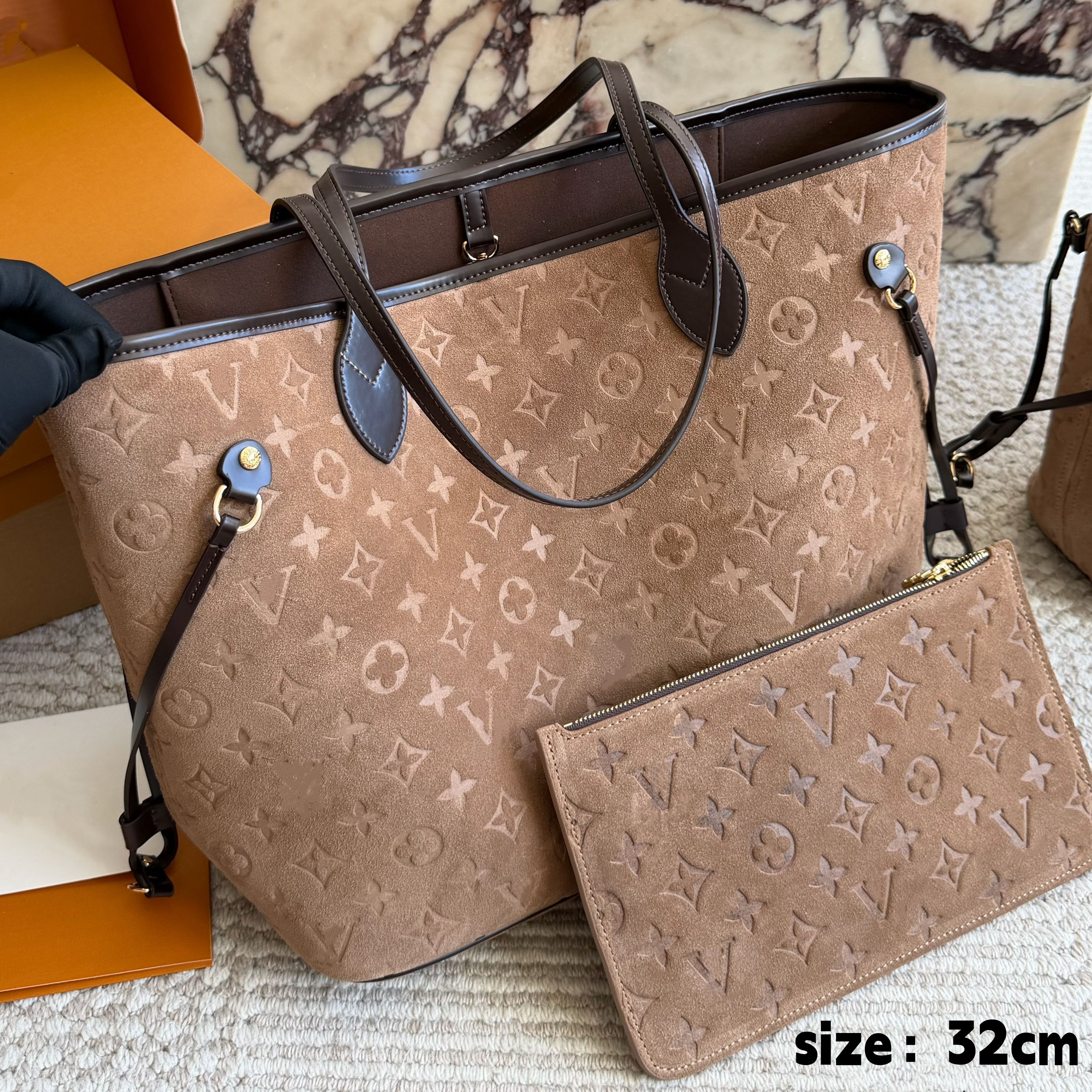 2026 new designer handbag Leather with fur texture Series fashionable and luxurious toiletry bag ladies handbag large capacity men's handbag fa