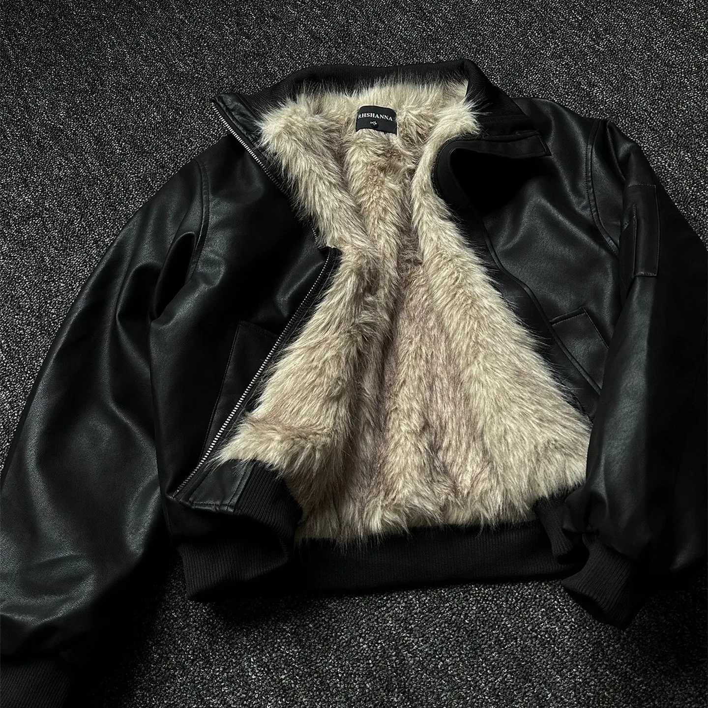 Liner Good Fur Quality Faux Pu Leather Man Woman Outdoor Motorcycle Vintage Bomber Jacket Thickened Warmer Winter Coat D260902 cc