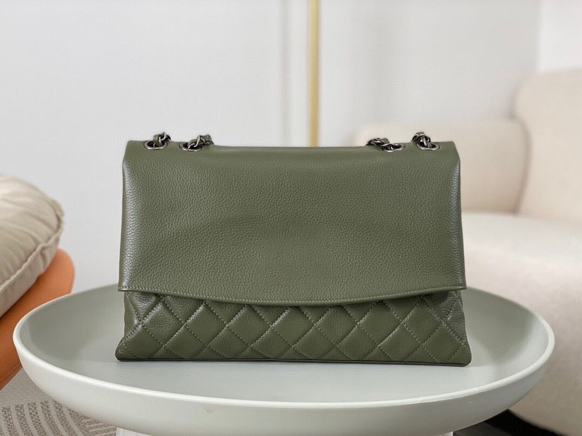 10A limited edition high-end light luxury designer bag, can be worn on one shoulder or crossbody, multiple carrying styles, comes with a gift box