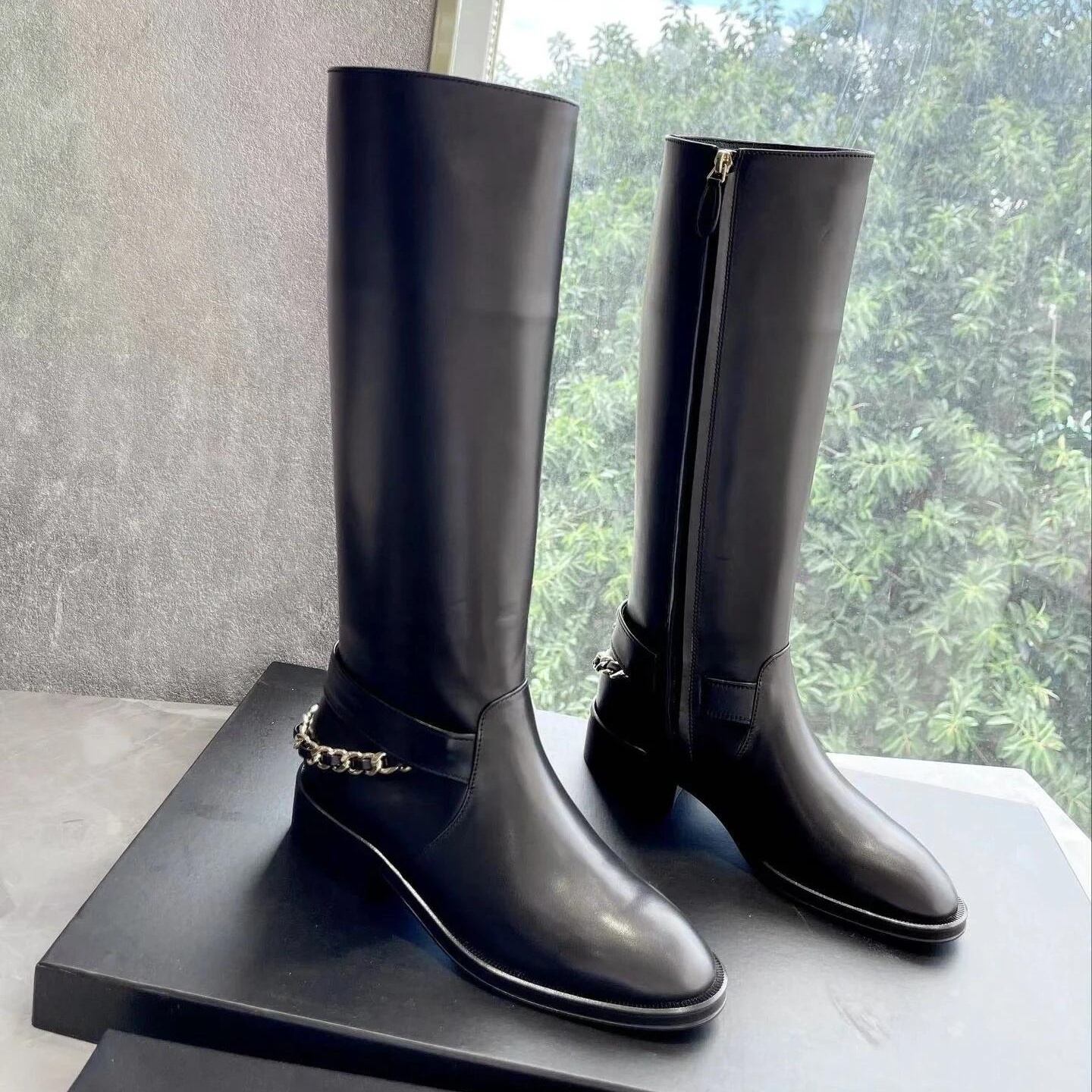 2026 Motorcycle Boot Luxury Designer Shoe Woman Biker Leather Work Tactical Combat Block Street Vintage Model Stitch Outdoor Adult Party Club Rubber