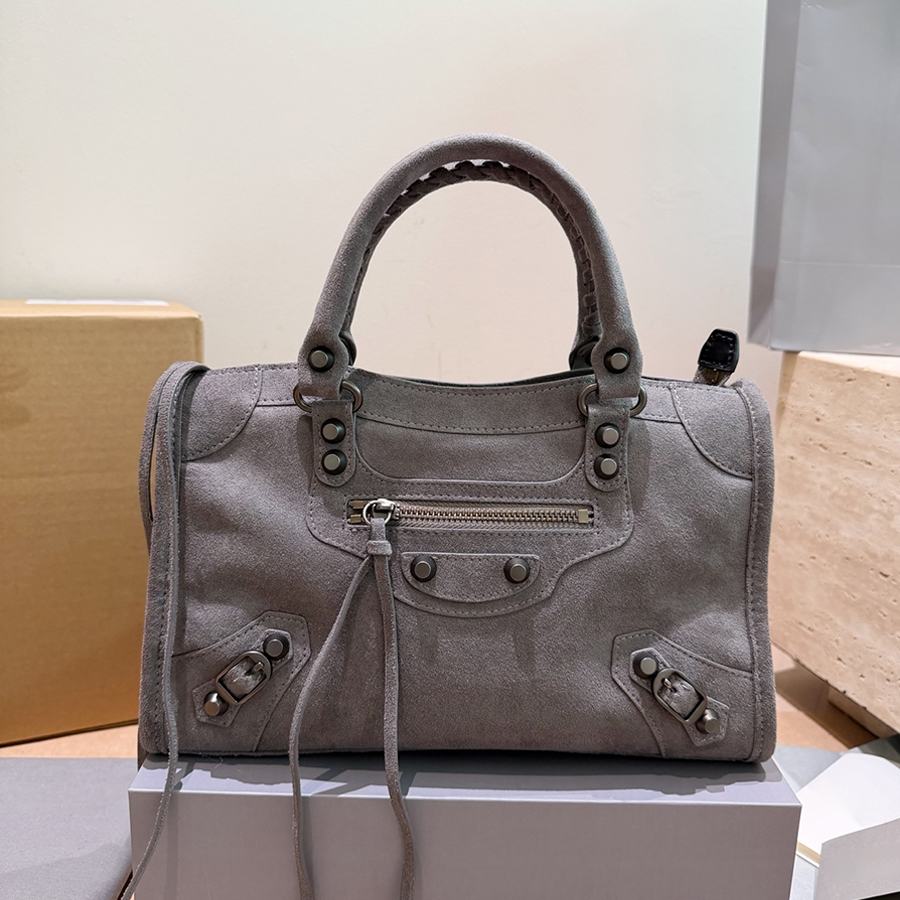 Sacs à main de créateurs Femmes Lettre Modèle Sacs en cuir de mode Mans Grande capacité Sac à bandoulière Sac classique de luxe String Hasp Sac à
