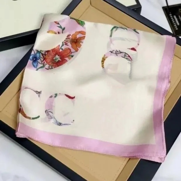 Silk Head Scarfs for Women Winter Luxurious Scarf High End Classic Letter Pattern Designer Shawl Scarves New Gift Easy to Match Soft Touch Above siz