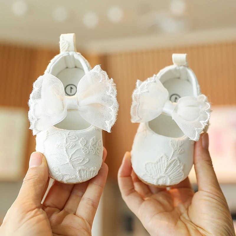Cute White Lace Baby Girl Princess shoes Baby Moccasins Moccs Shoes Bow Fringe Rubber Soled Non-slip Footwear Crib Shoes S260909LL4K