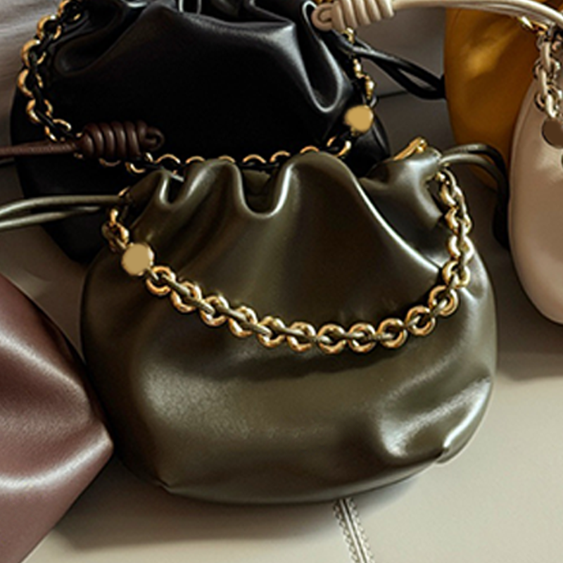 Mini drawstring bucket bag fashionable chain bag luxury designer bag women's shoulder bag high-end handbag practical crossbody bag high-quality