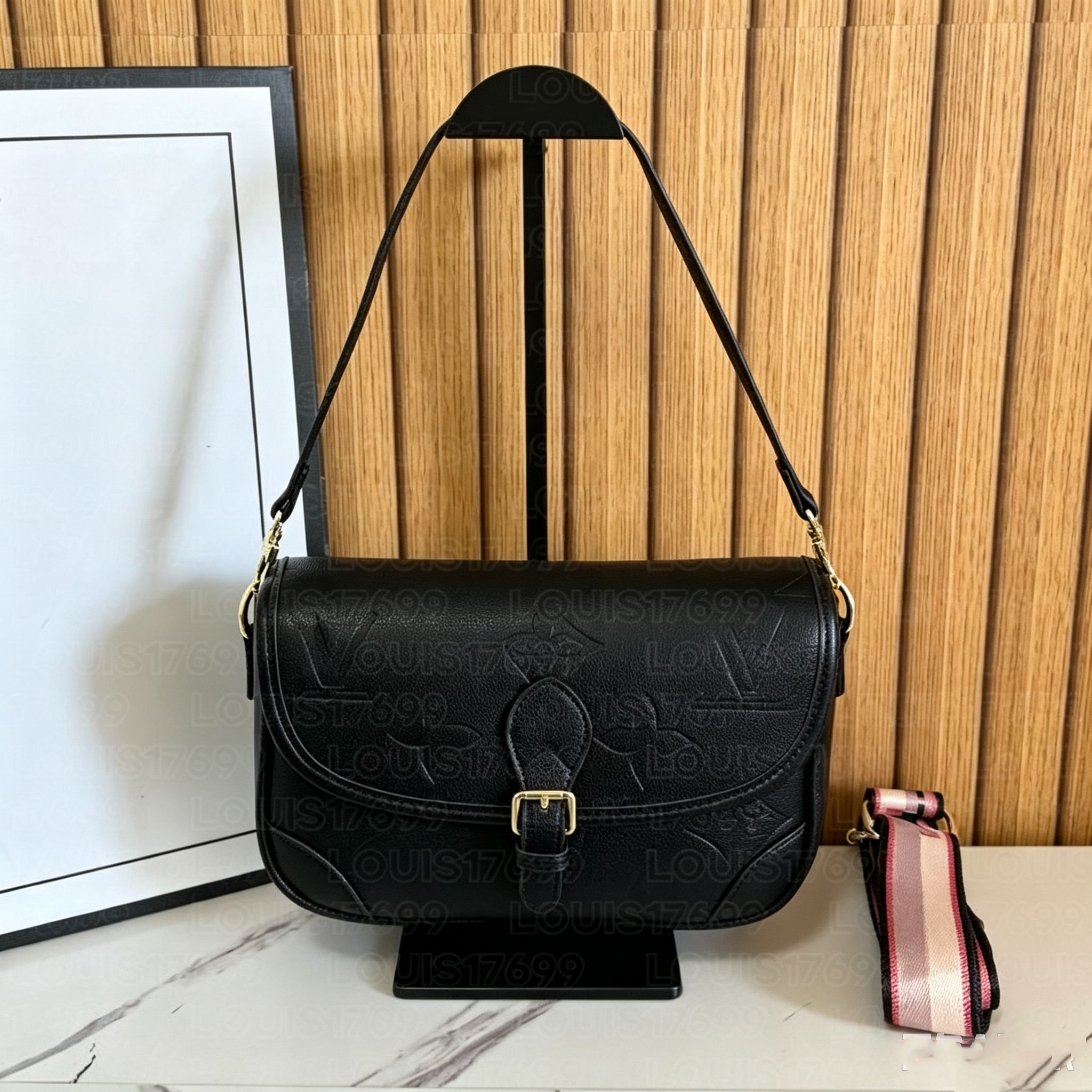 top Luxury Style Fashion Women Retro Black embossing Flap Bag Brown Baguette Shoulder Bag Leather Buckle Design Removable Leather Shopping bag walle