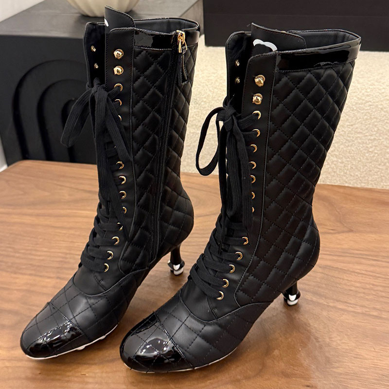 High Boots Designer Womens Diamond Grid Quilted Slim Heel Mid Leg Boots With Lace Up Side Zipper Metal Eyelets Design Light Luxury Retro Fashion Boo