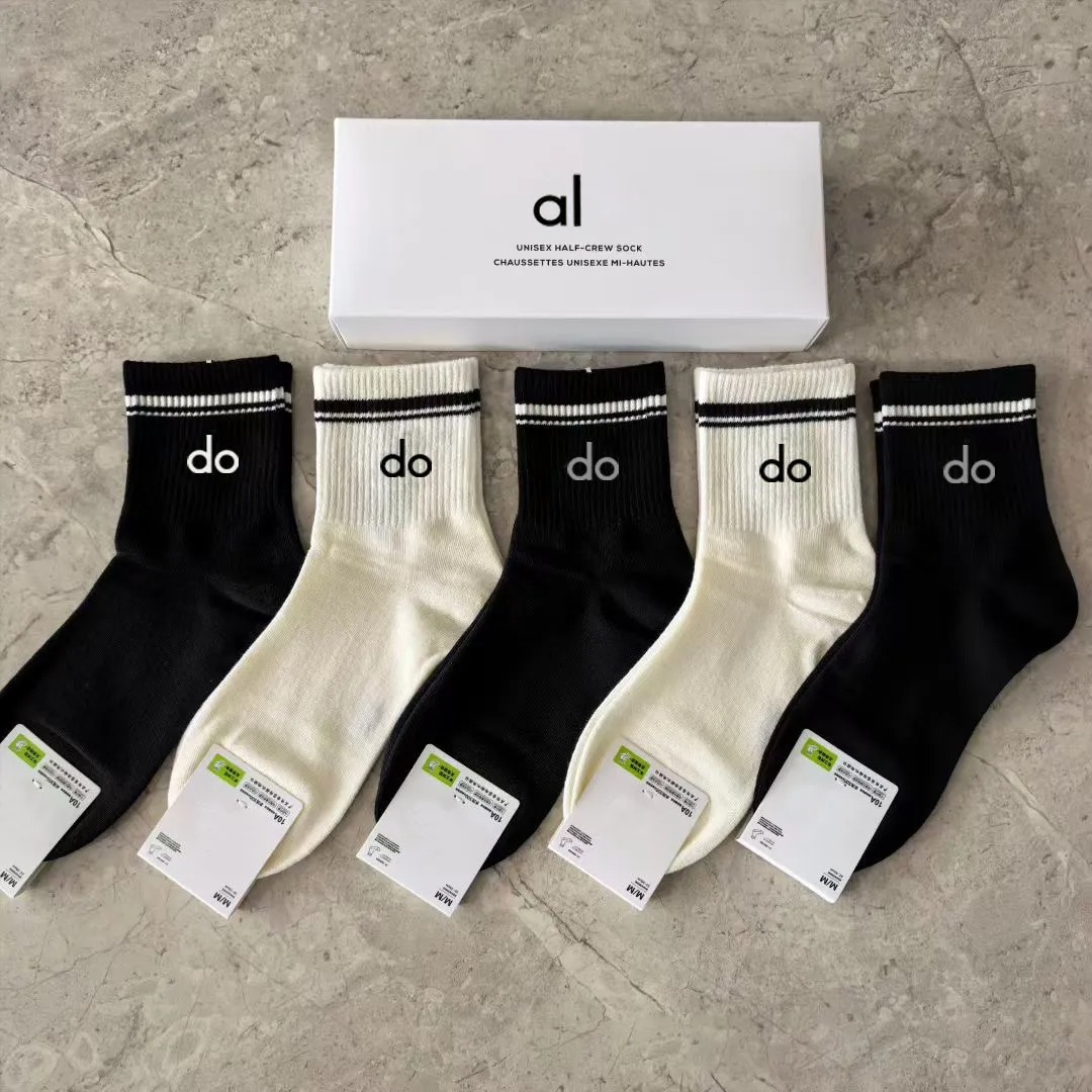Women Soft Cotton Crew Socks Simple Letter Embroidery Mid Calf Socks Breathable Casual Daily Fashion Solid Color Ladies Socks 5 Pairs Set