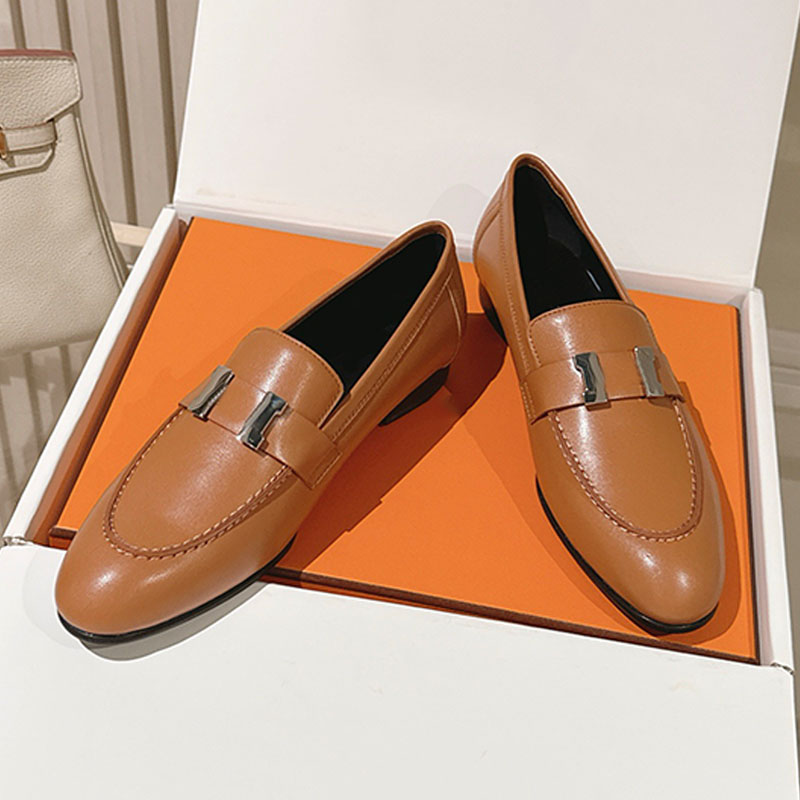 Ladies Luxury Paris Loafers Classic Penny Design Womens Elegant Buckle Design Shoes Retro Minimalist Ladies Banquet Loafers