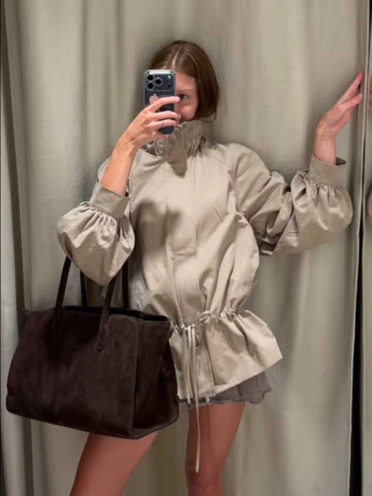 Collar Stand Women Windbreaker Khaki Fashion Waist Gathered Cuff Loosefit Coat 2026 New Autumn Street Outwear D260909