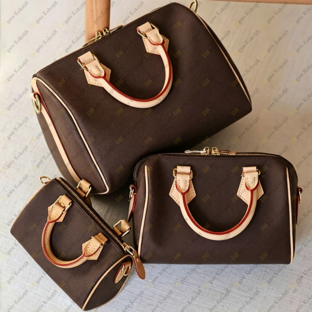 Luxury Womens Designer Trends Crossbody Genuine Leather Highest Quality Sellers Signature Shoulder Bag Mini Chain Vanity Pouch Tote Bags Ladies F