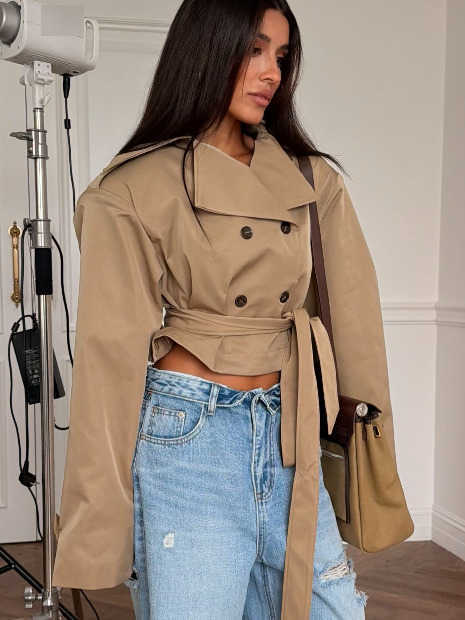 Light Brown Waist-Cinching Utility Women Trench Coat Lapel Double-Breasted Cuff Button Short Top 2026 Autumn Winter Wear D260909