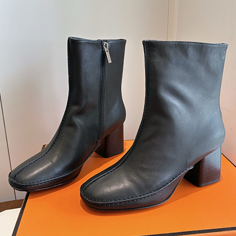 Top luxury Maureen Ankle Boot designer womans personalized black sheepskin interior leather outsole short boots womens autumn and winter outdoor wea